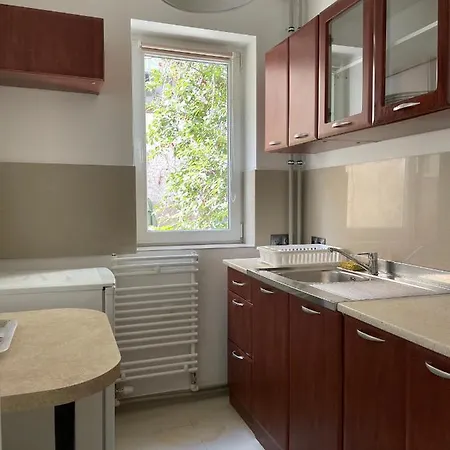 Wilanow - Resorowa 28 *